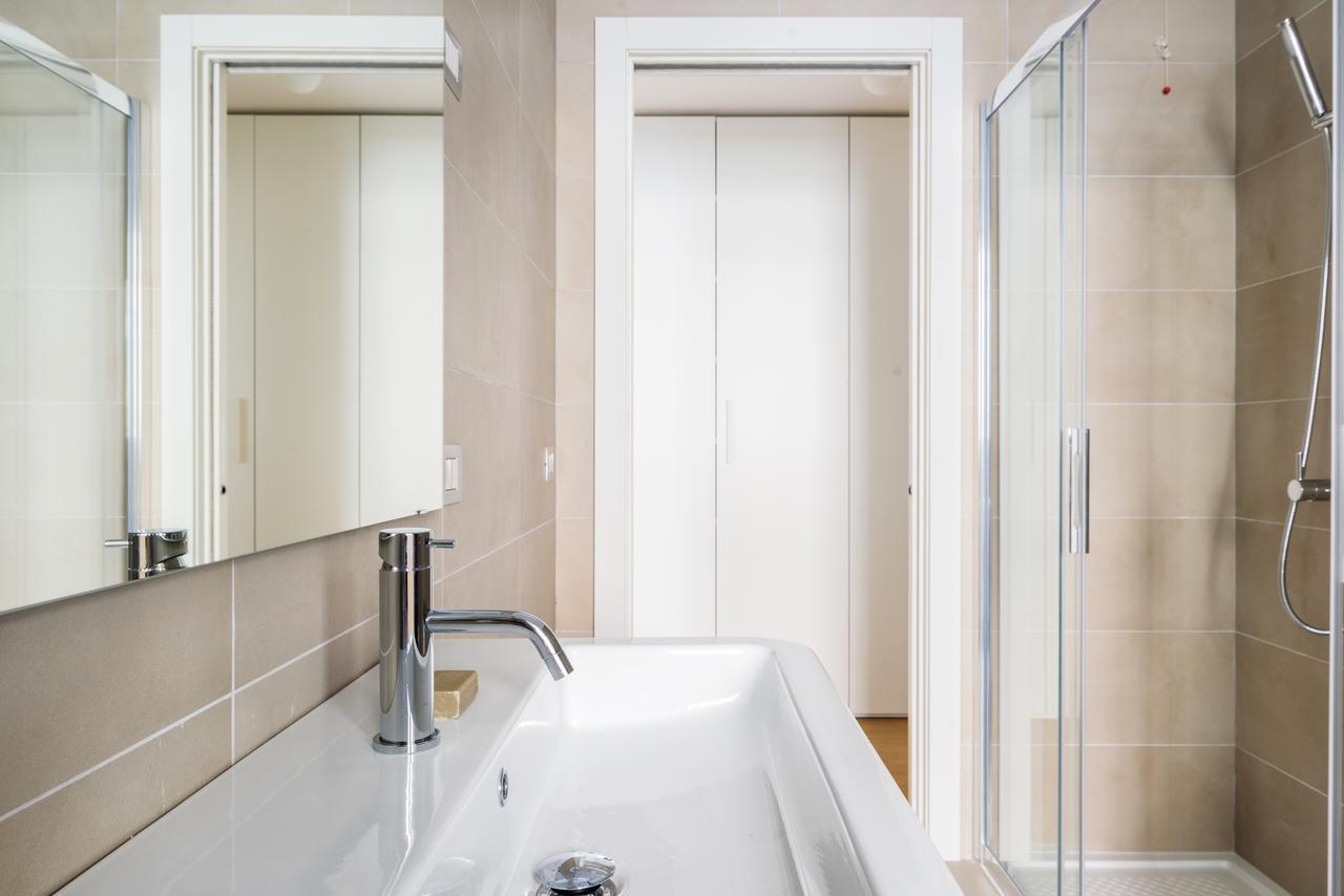 Altido Lovely 1-Bed Flat With Balcony & Free Parking Milano Dış mekan fotoğraf